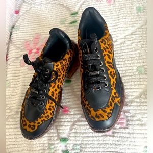 LaS Heeled,cheetah print and black sneaker shoes, size 10,new,perfect condition.